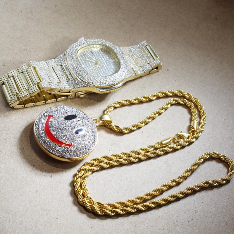 Lindo Relógio Exclusivo e um Cordão Smiley, Vendas separadas